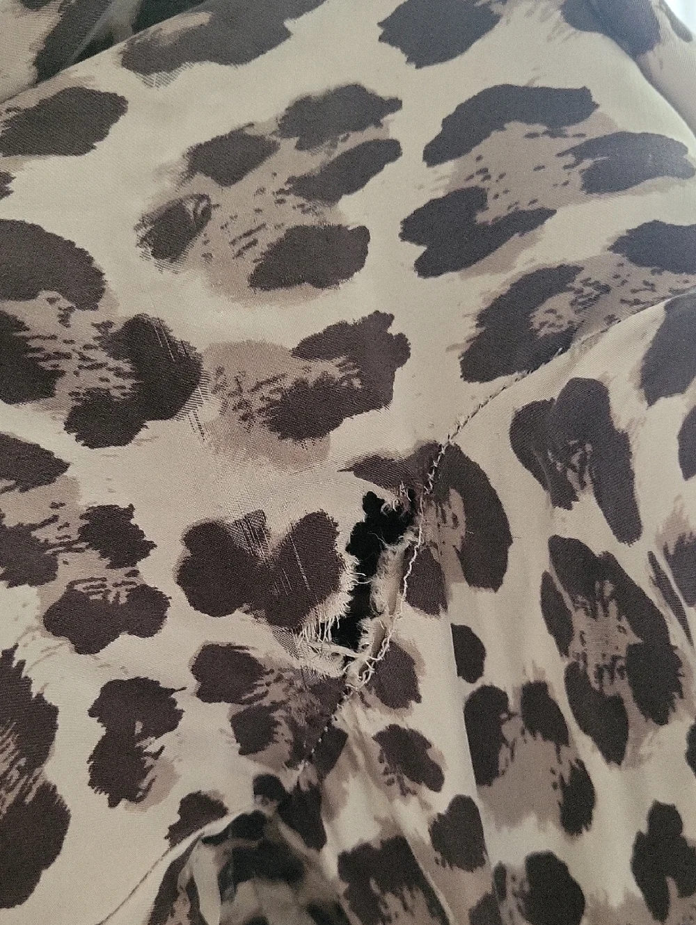 Free 100% Silk Blouse Size 4 - Picture 8 of 8